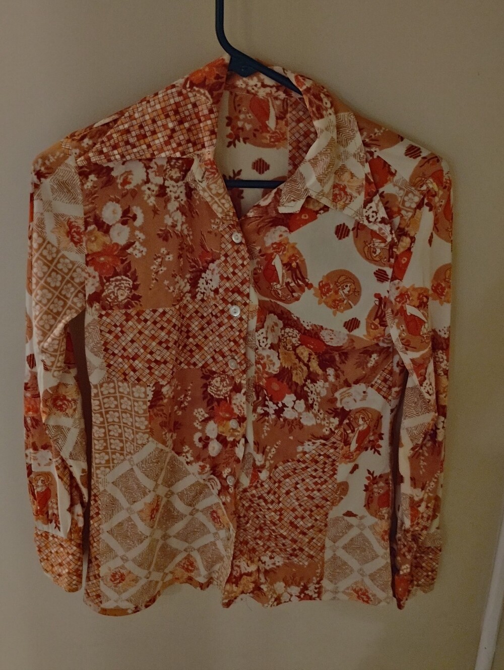 Vintage 1970s Flapper Girl Novelty Print Dagger Collar Button Down Groovy Top